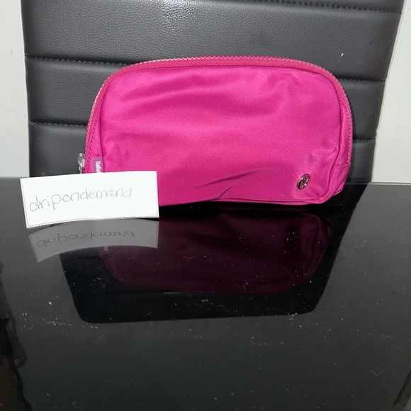 Lululemon Everywhere Belt Bag 1L- Wild Berry - Picture 3 of 9